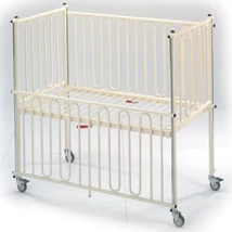 Korhazi rácsos gyerekágy 1-4 éves