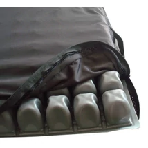 Antidecubitis egylégkamrás ülőpárna 45x45x6 cm